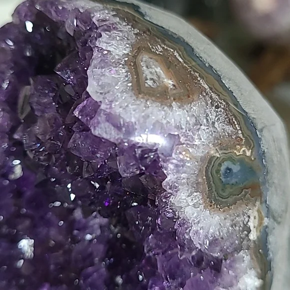 Deep Purple Amythyst HQ grade from Uraguay